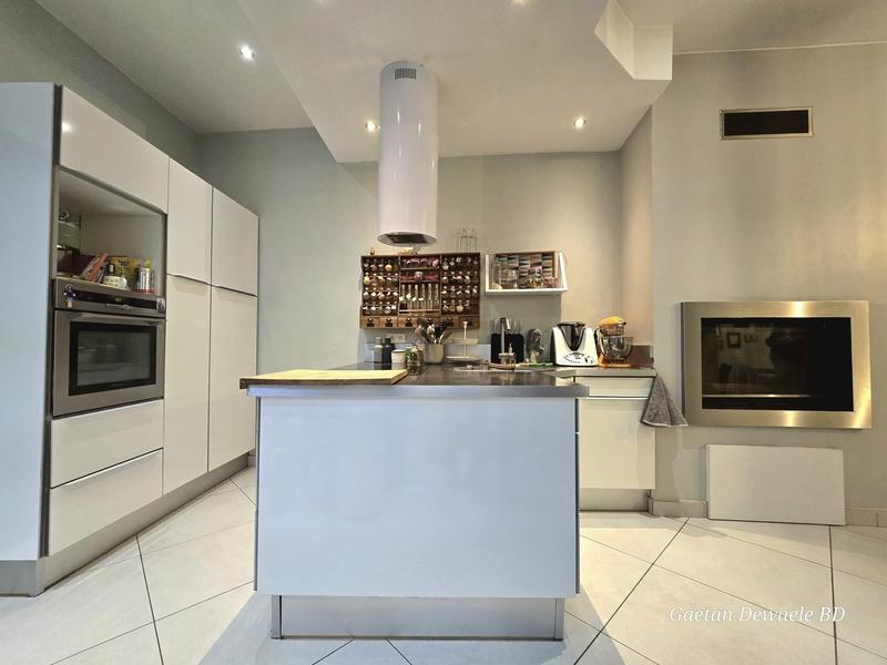 Maison de maîtres - 360 m² - 9 pièces