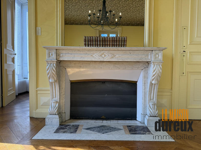 Maison - 310 m² - 12 pièces