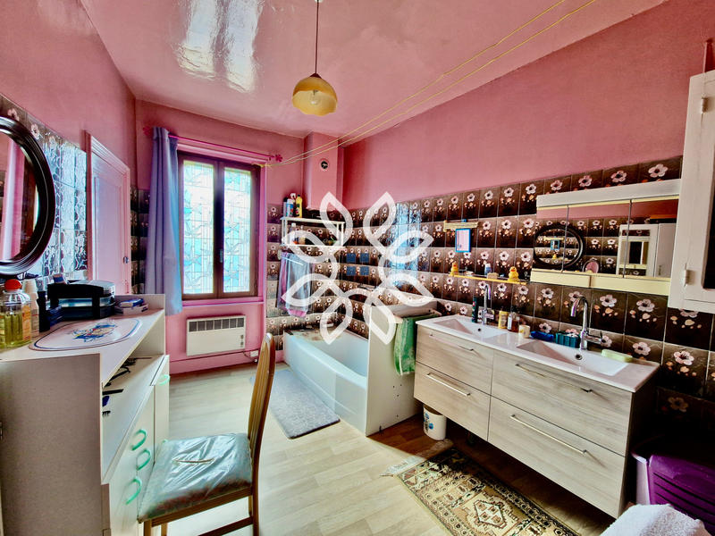 Maison - 98 m² - 6 pièces