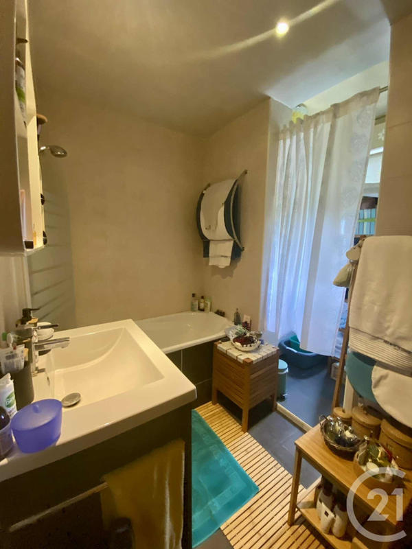 Appartement - 85 m² - 5 pièces