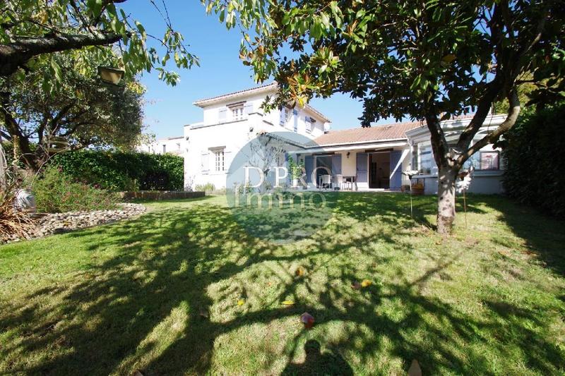 Maison - 161 m² - 6 pièces