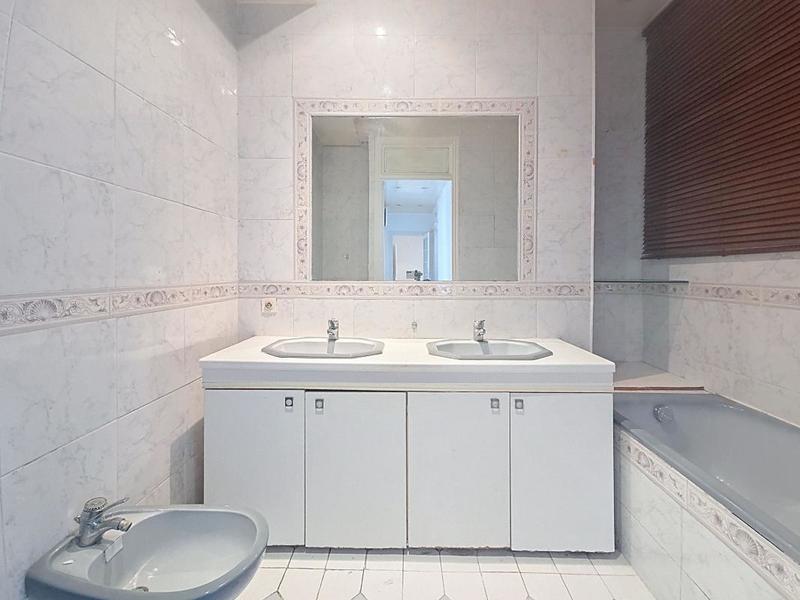 Appartement - 115 m² - 5 pièces