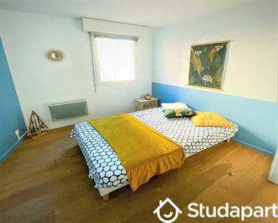 Chambre - 90 m² - 1 pièce