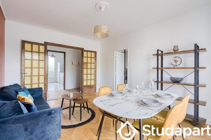 Chambre - 11 m² - 1 pièce