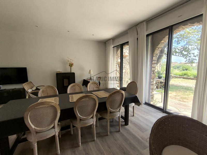 Propriété - 420 m² - 10 pièces