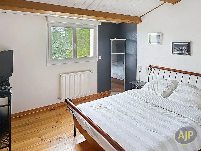 Maison - 189 m² - 8 pièces