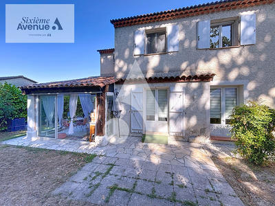 Villa - 145 m² - 6 pièces