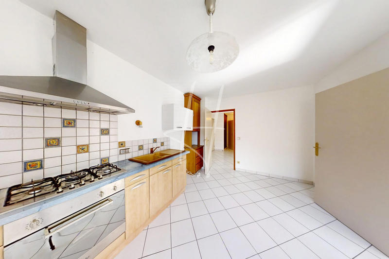 Appartement - 102 m² - 5 pièces