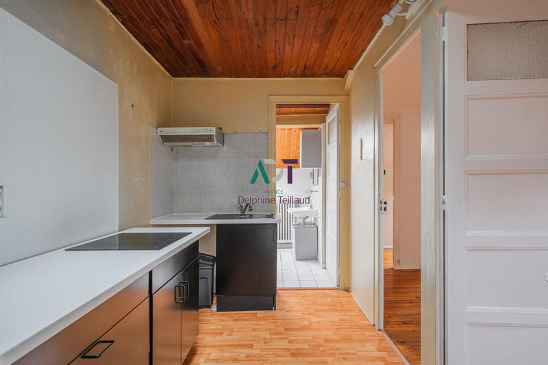 Maison traditionnelle - 181 m² - 10 pièces