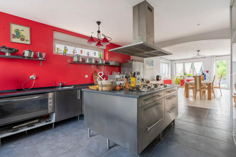 Maison - 291 m² - 8 pièces