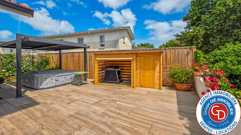 Maison - 90 m² - 4 pièces