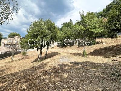 Terrain constructible - 628 m²