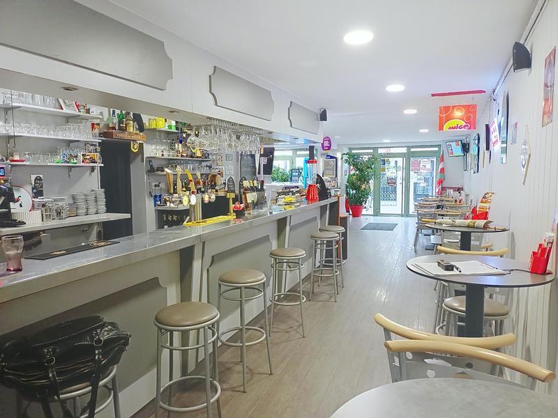 Local commercial - 262 m² - 13 pièces