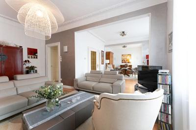 Maison - 250 m² - 10 pièces