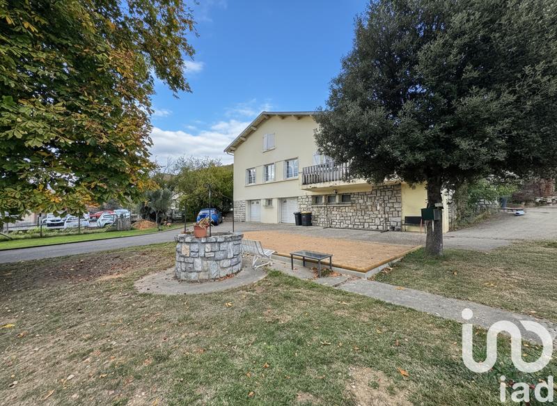 Maison - 200 m² - 8 pièces