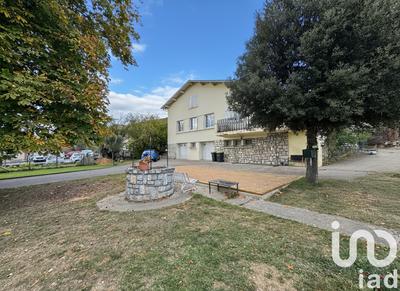 Maison - 200 m² - 8 pièces