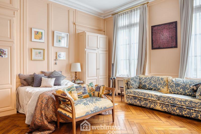 Appartement - 192 m² - 5 pièces