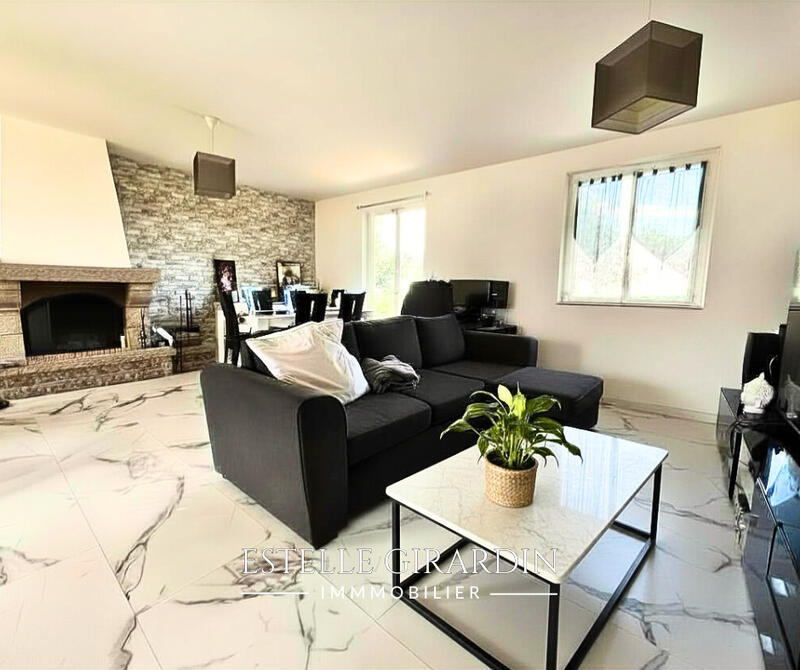 Maison - 93 m² - 4 pièces