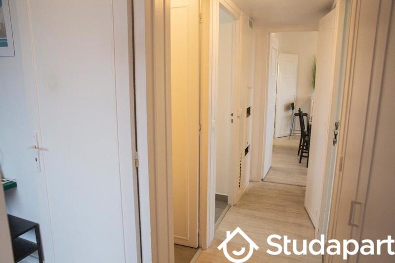 Chambre - 9 m² - 1 pièce