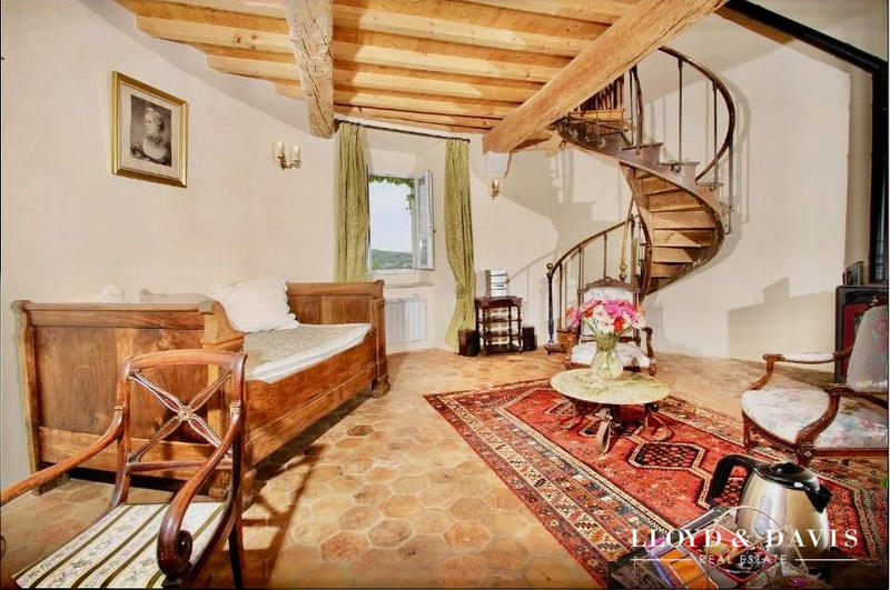 Château - 1 560 m² - 20 pièces