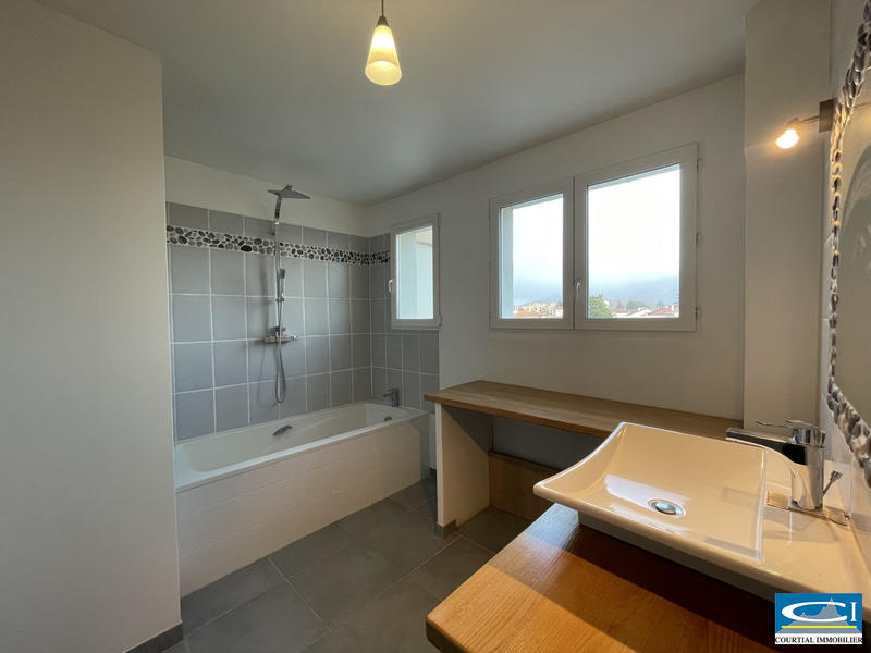 Appartement - 100 m² - 4 pièces