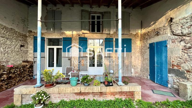 Maison - 429 m² - 10 pièces