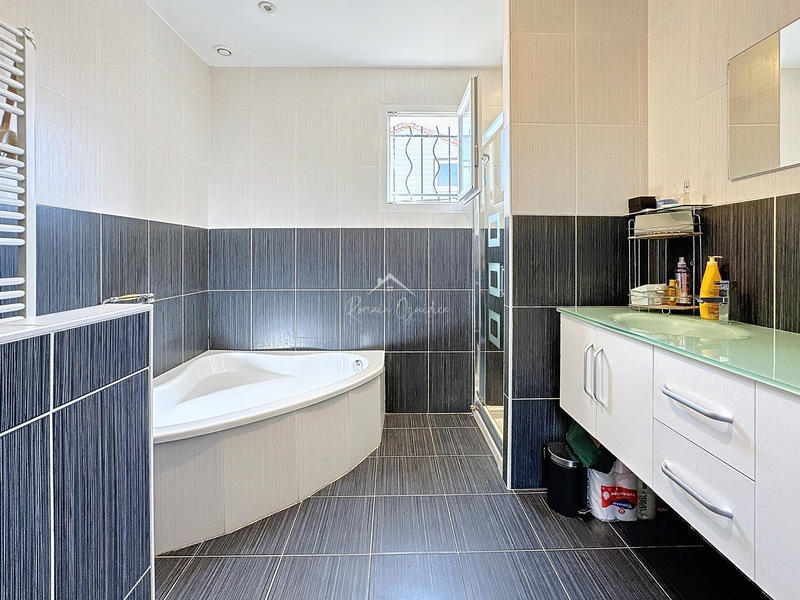 Villa - 139 m² - 5 pièces