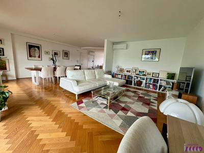 Appartement - 128 m² - 5 pièces