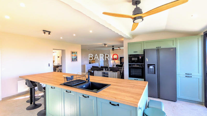 Villa - 280 m² - 9 pièces