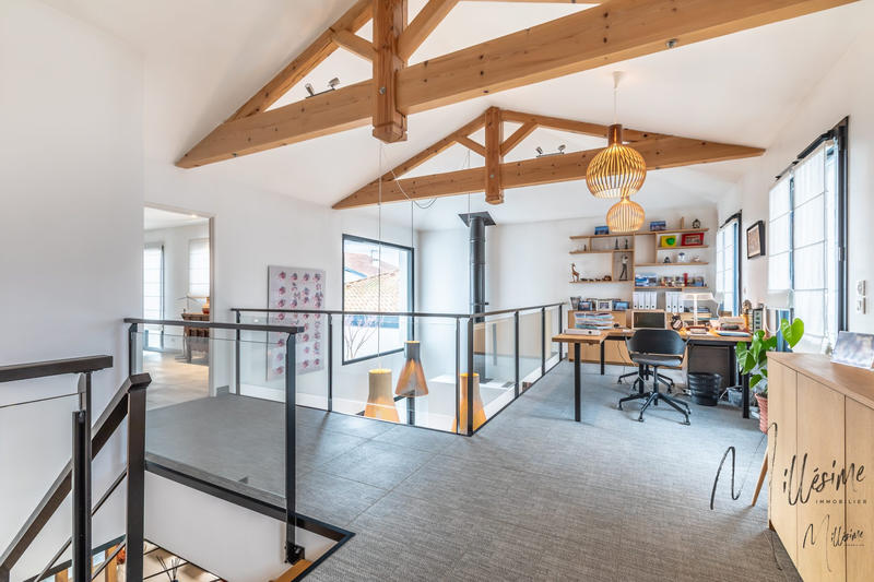 Maison - 140 m² - 5 pièces