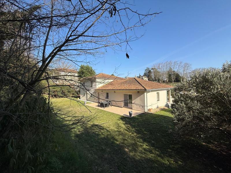 Maison - 159 m² - 7 pièces