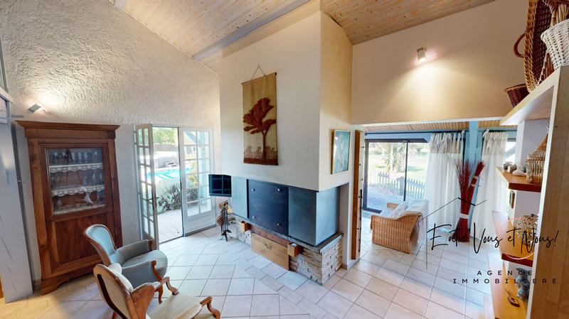 Maison - 347 m² - 13 pièces