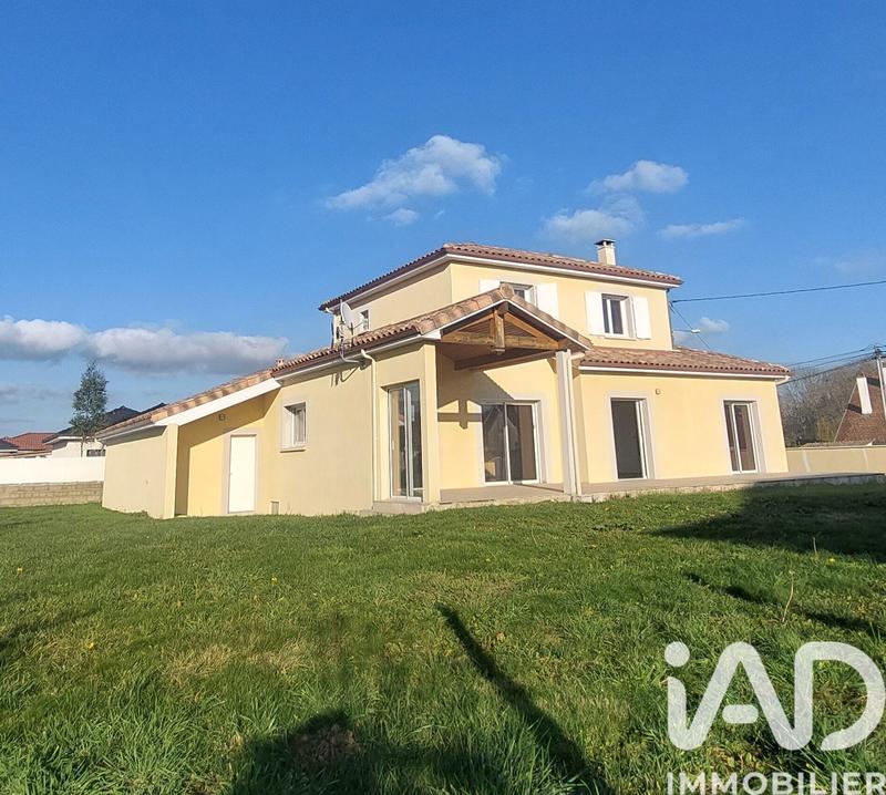 Maison - 140 m² - 5 pièces