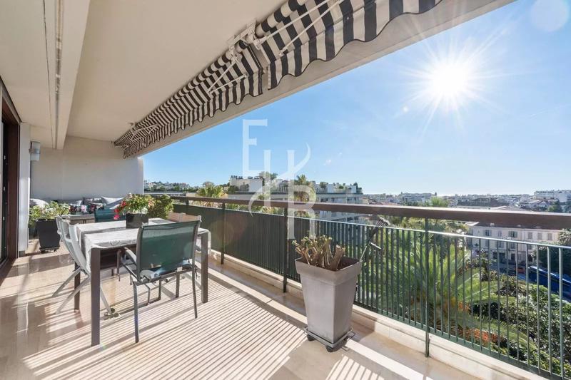 Appartement - 105 m² - 3 pièces