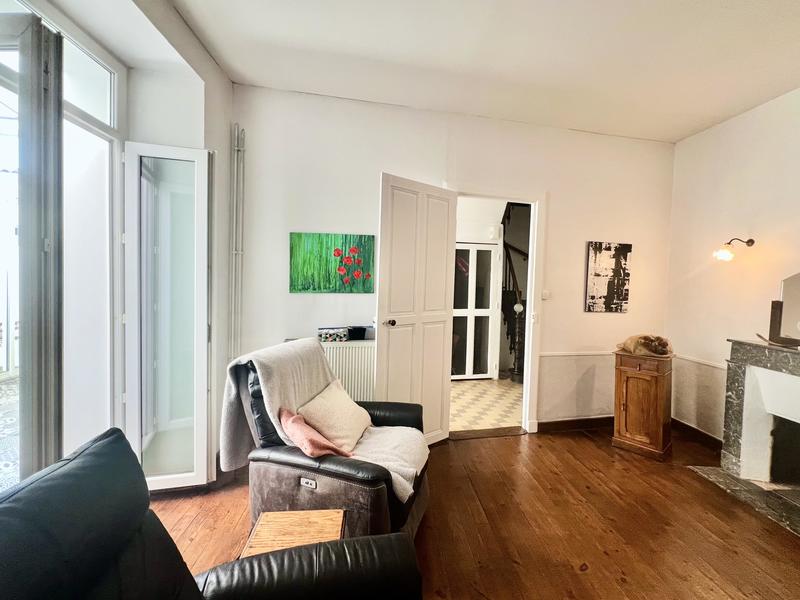 Maison jumelée - 240 m² - 11 pièces