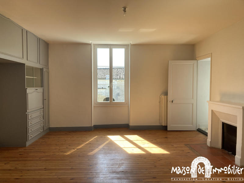 Maison - 220 m² - 5 pièces