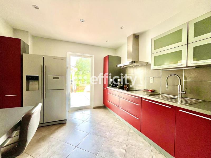 Maison - 179 m² - 5 pièces