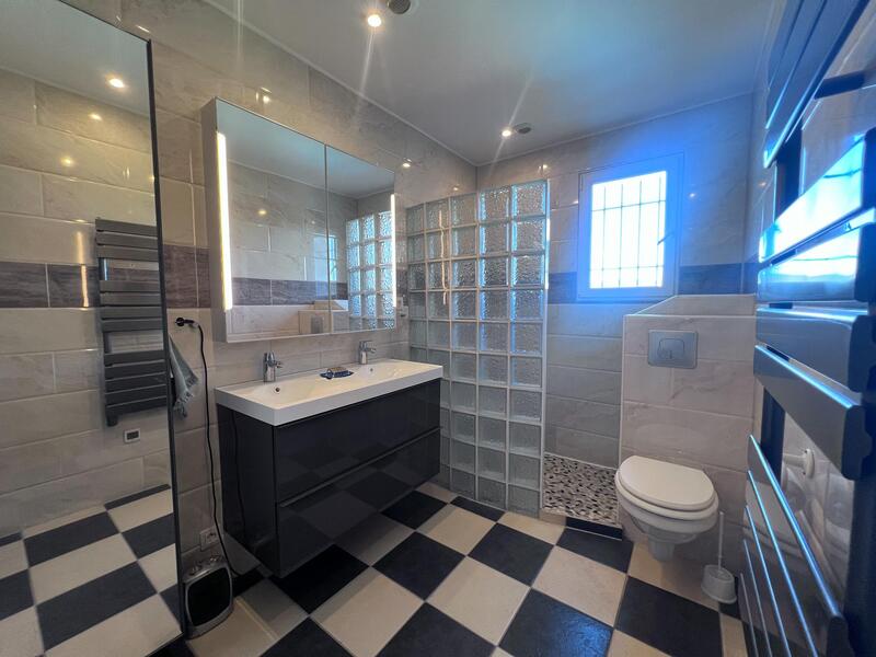 Maison - 111 m² - 5 pièces