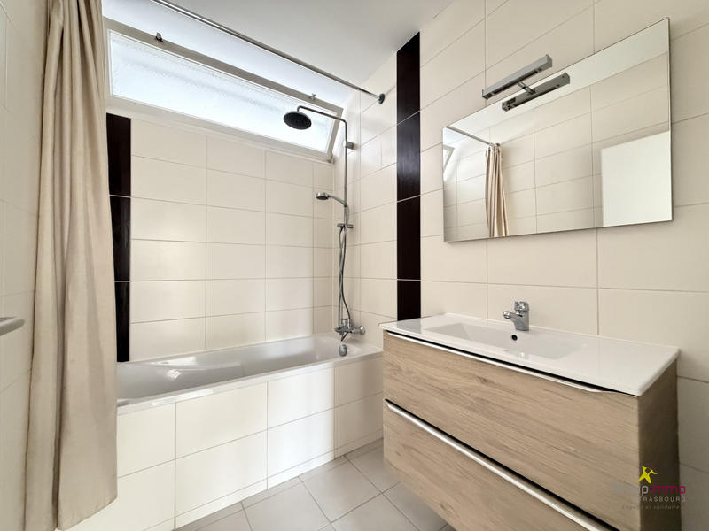 Appartement - 80 m² - 3 pièces