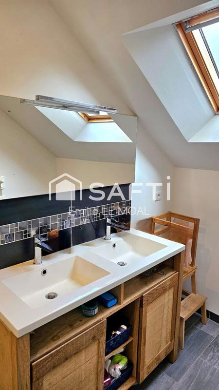 Appartement - 85 m² - 5 pièces