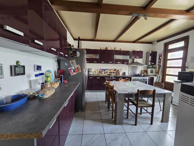 Maison - 221 m² - 12 pièces