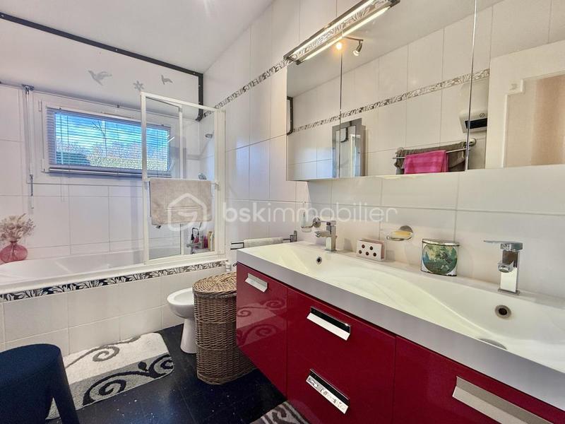 Pavillon - 150 m² - 5 pièces