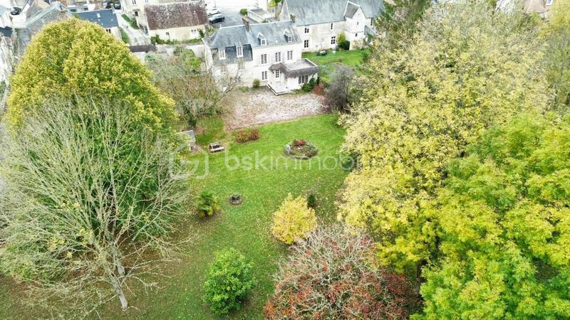 Demeure - 270 m² - 11 pièces