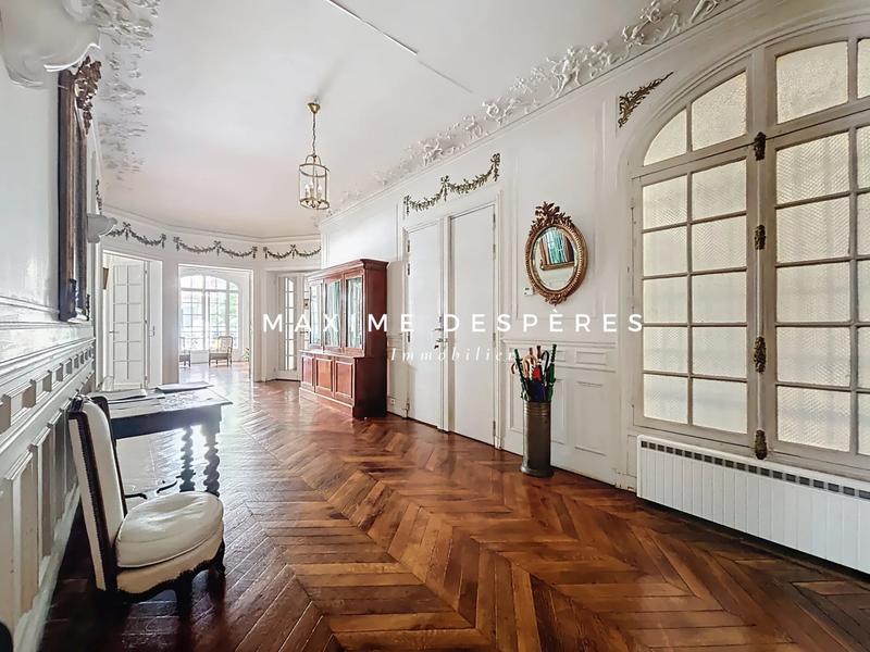 Appartement - 196 m² - 7 pièces