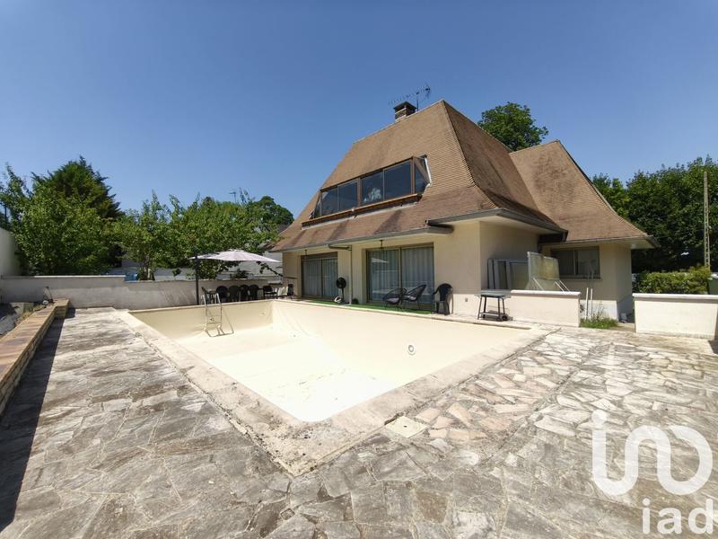 Maison - 303 m² - 9 pièces