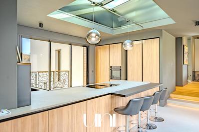 Maison - 300 m² - 6 pièces