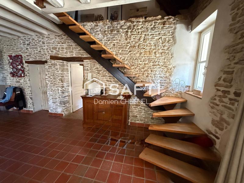 Maison - 240 m² - 6 pièces