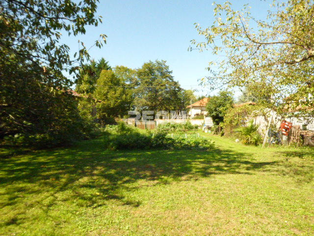 Maison - 330 m² - 12 pièces