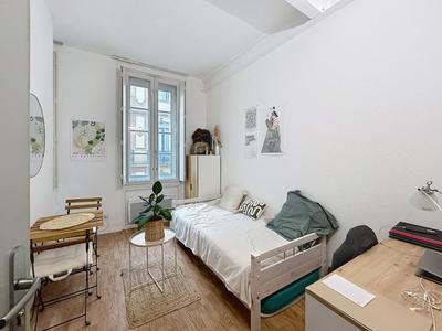 Studio - 14 m² - 1 pièce