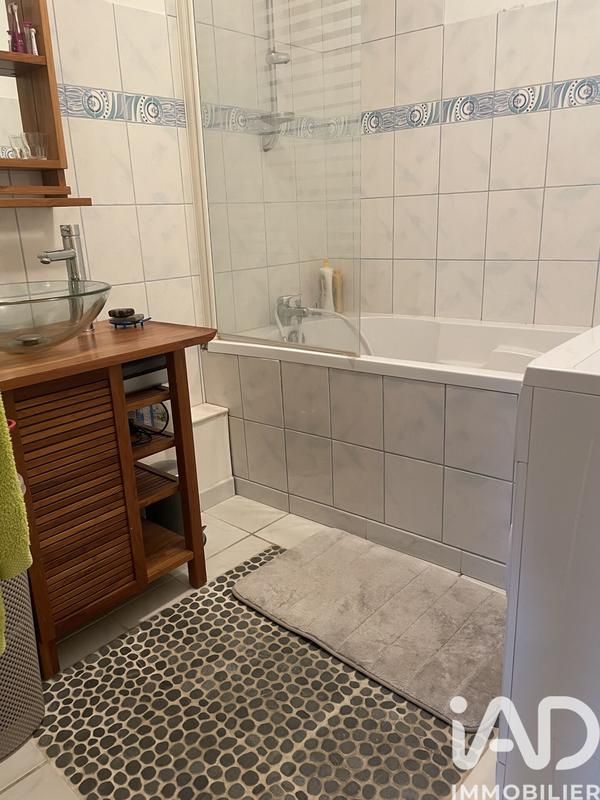 Maison - 220 m² - 10 pièces